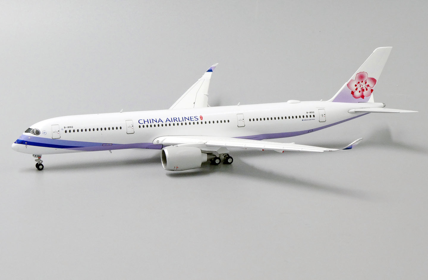 JCWINGS A350-900XWB CHINA AIRLINES (FLAPS DOWN) REG: B-18912