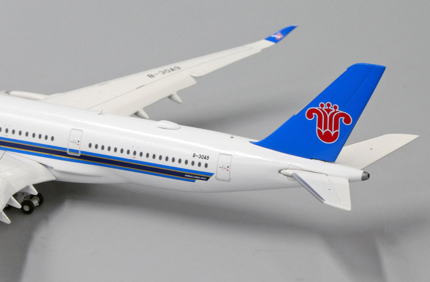 JC WINGS A350-900XWB CHINA SOUTHERN AIRLINES REG: B-30A9
