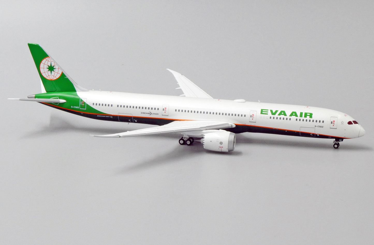 JCWINGS B787-10 DREAMLINER EVA AIR REG: B-17802