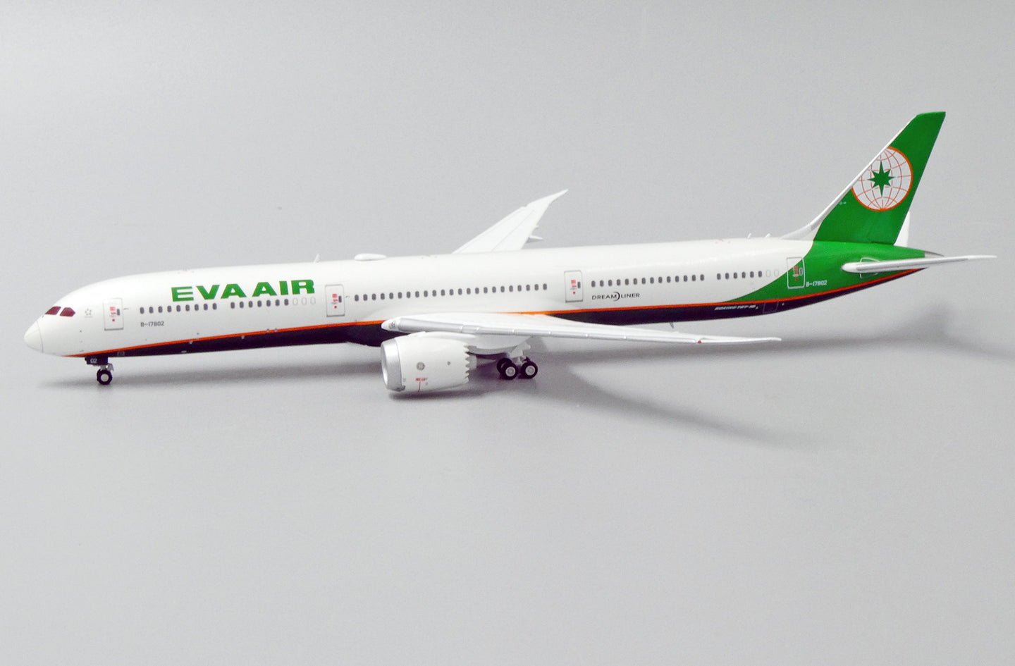 JCWINGS B787-10 DREAMLINER EVA AIR REG: B-17802