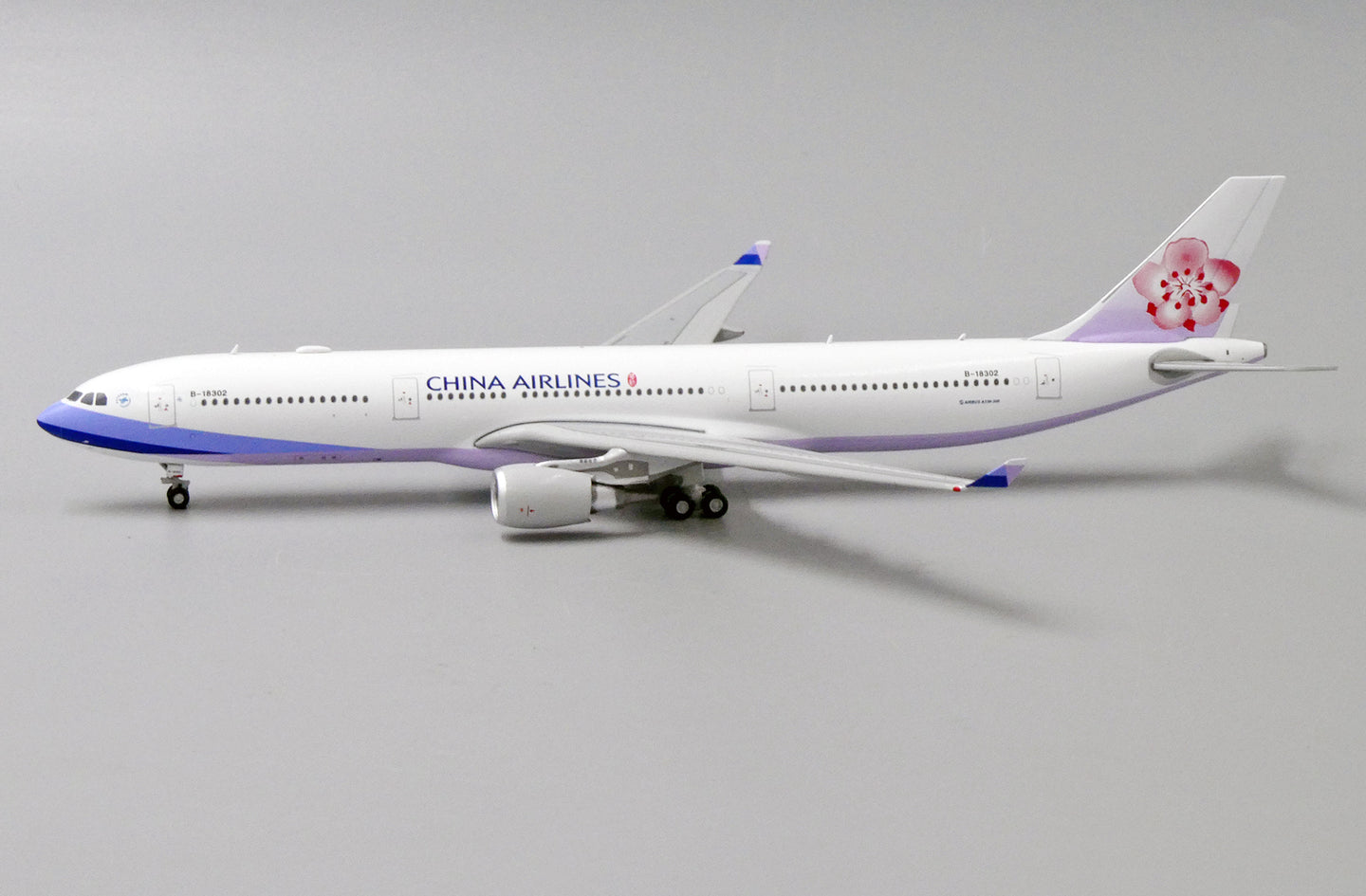 JC WINGS A330-300 CHINA AIRLINES REG: B-18302
