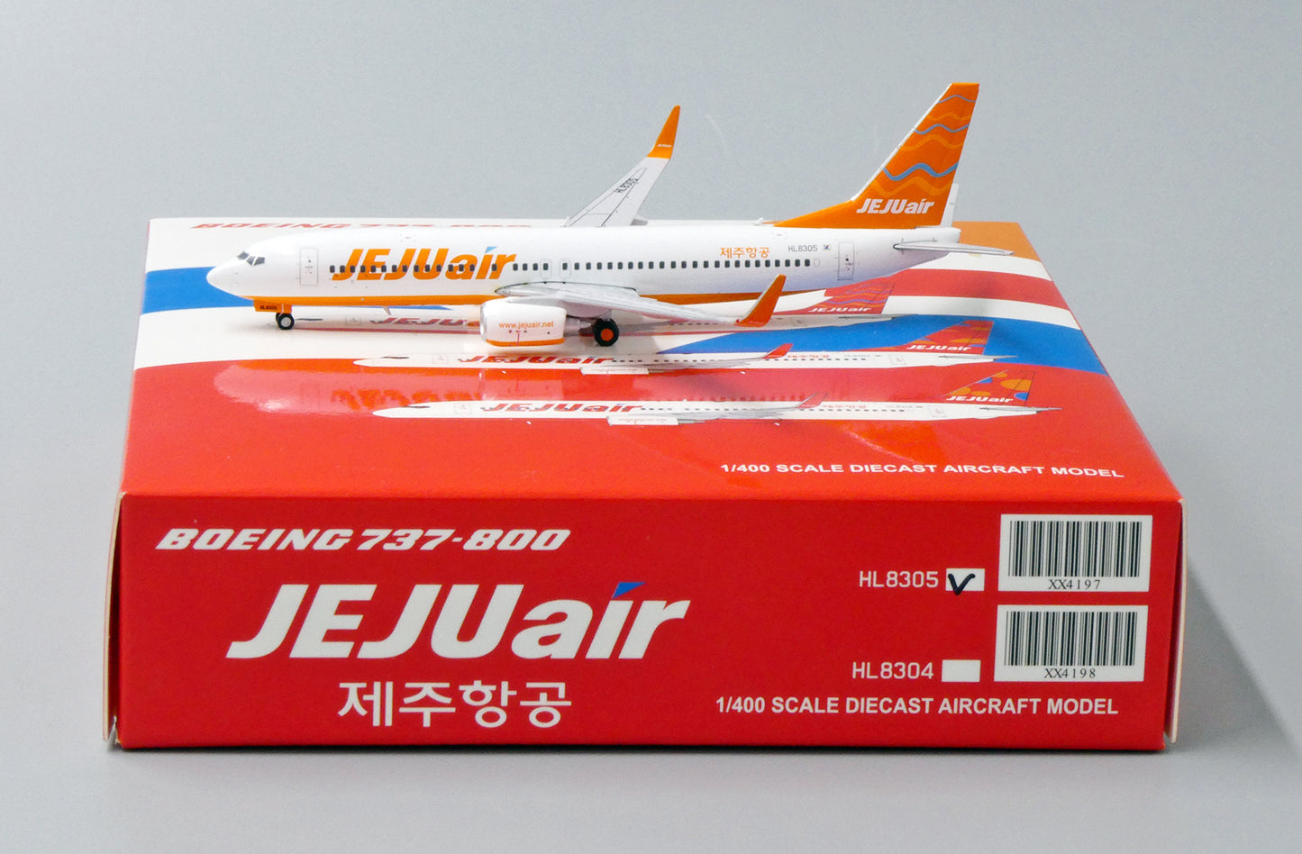 JC WINGS B737-800 JEJU AIR REG: HL8305