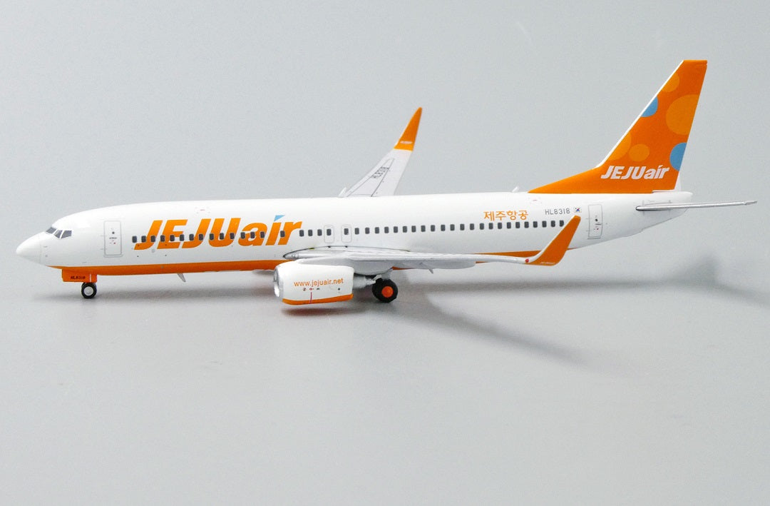 JC WINGS B737-800 JEJU AIR REG: HL8318
