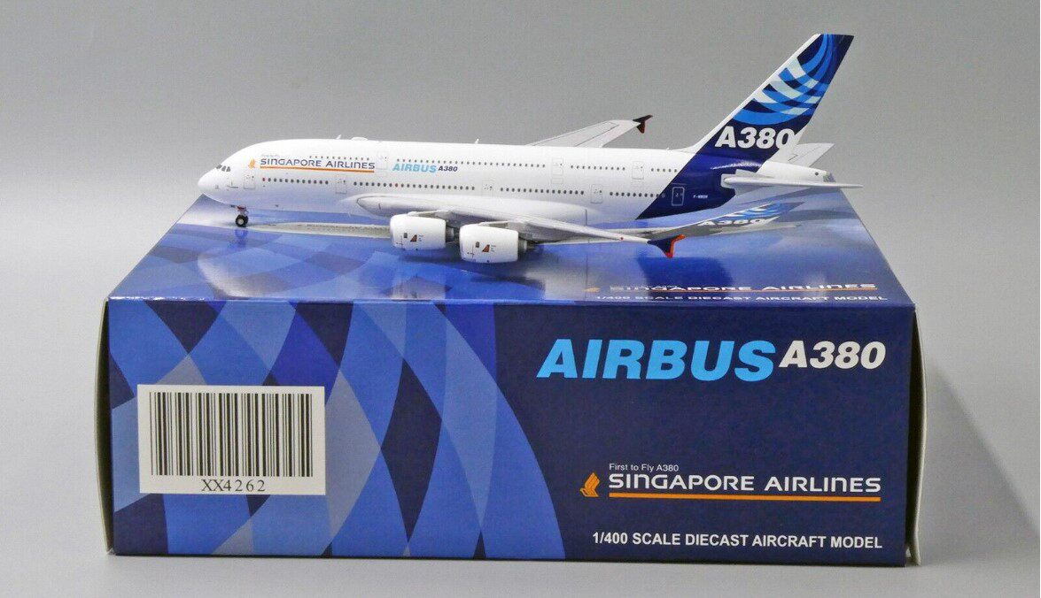 JC WINGS A380 AIRBUS INDUSTRIE 'SINGAPORE AIRLINES TITLE' REG: F-WWOW