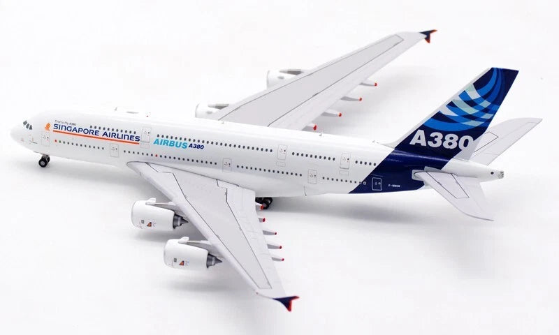 JC WINGS A380 AIRBUS INDUSTRIE 'SINGAPORE AIRLINES TITLE' REG: F-WWOW