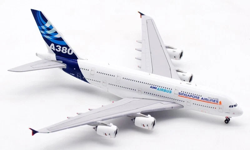 JC WINGS A380 AIRBUS INDUSTRIE 'SINGAPORE AIRLINES TITLE' REG: F-WWOW