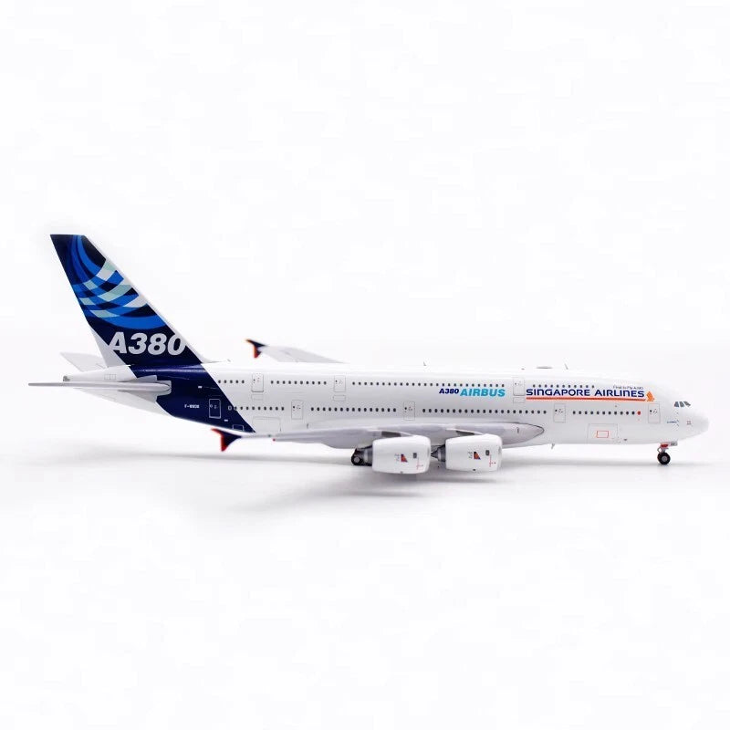 JC WINGS A380 AIRBUS INDUSTRIE 'SINGAPORE AIRLINES TITLE' REG: F-WWOW