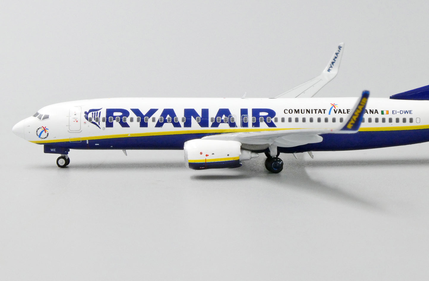 JC WINGS B737-800 RYANAIR "COMUNITAT VALENCIANA" REG: EI-DWE
