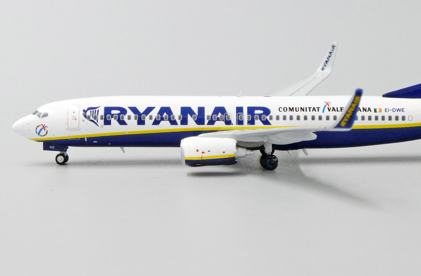 JC WINGS B737-800 RYANAIR "COMUNITAT VALENCIANA" REG: EI-DWE