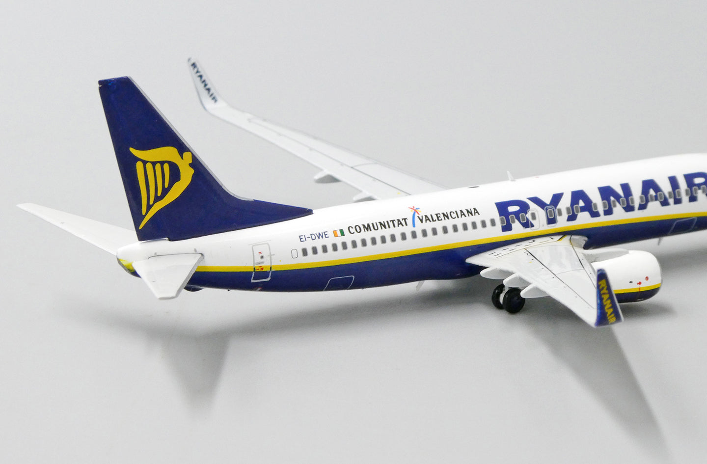 JC WINGS B737-800 RYANAIR "COMUNITAT VALENCIANA" REG: EI-DWE