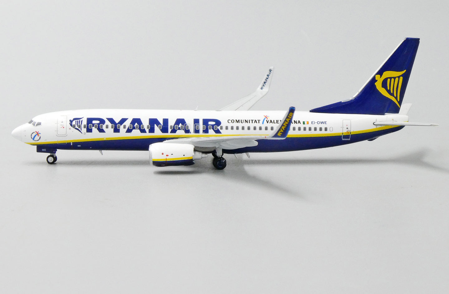 JC WINGS B737-800 RYANAIR "COMUNITAT VALENCIANA" REG: EI-DWE