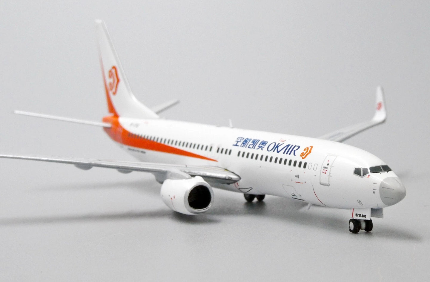 JC WINGS B737-800 OKAY AIRWAYS "GREY NOSE" REG: B-1732