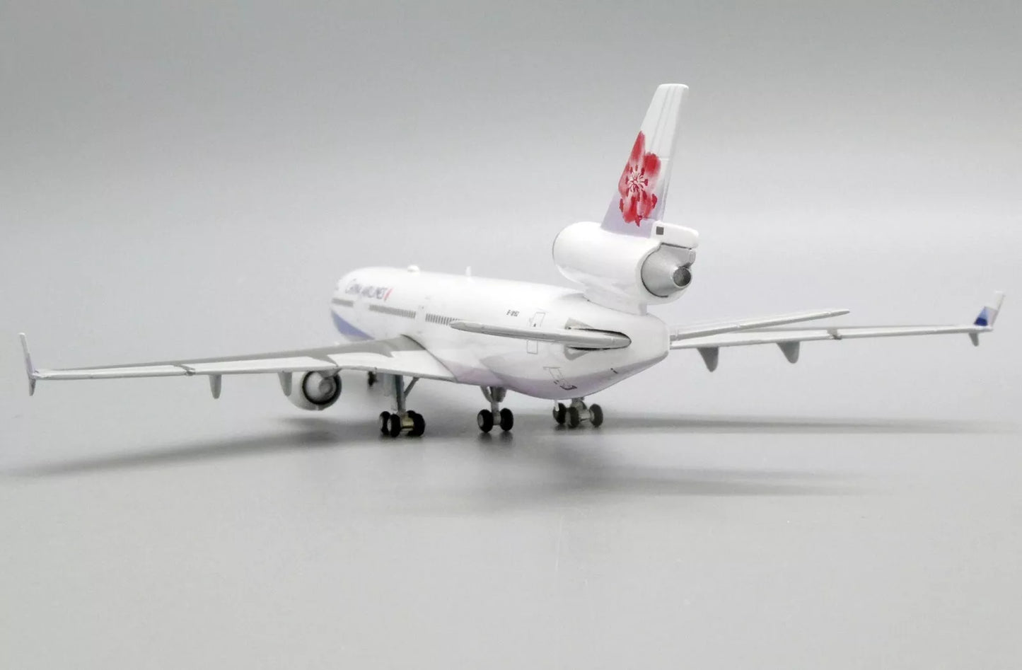 JCWINGS MD-11 CHINA AIRLINES REG: B-18152