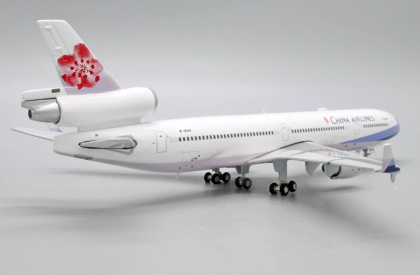 JCWINGS MD-11 CHINA AIRLINES REG: B-18152