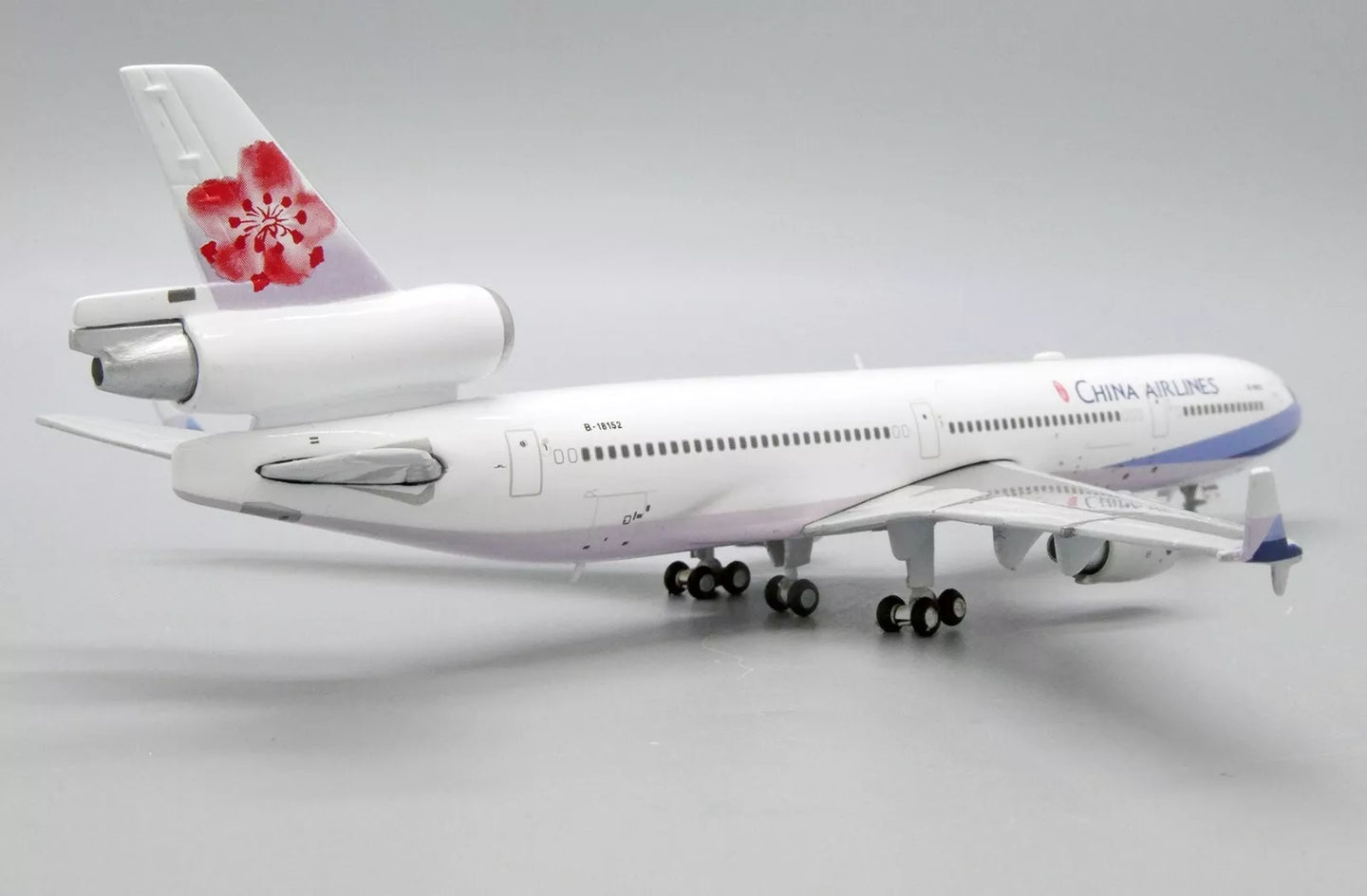 JCWINGS MD-11 CHINA AIRLINES REG: B-18152