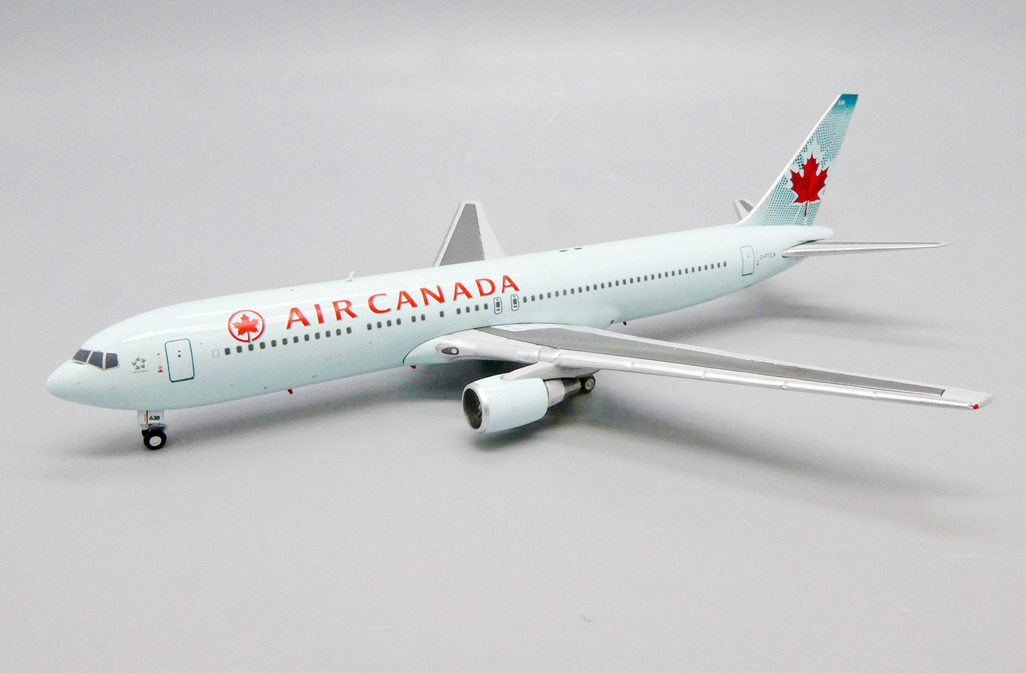 JCWINGS BOEING 767-300(ER) AIR CANADA REG: C-FTCA