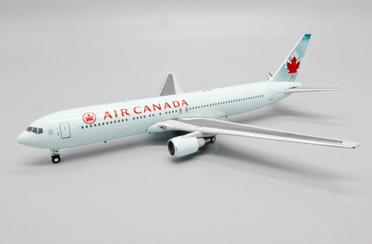 JCWINGS BOEING 767-300(ER) AIR CANADA REG: C-FTCA
