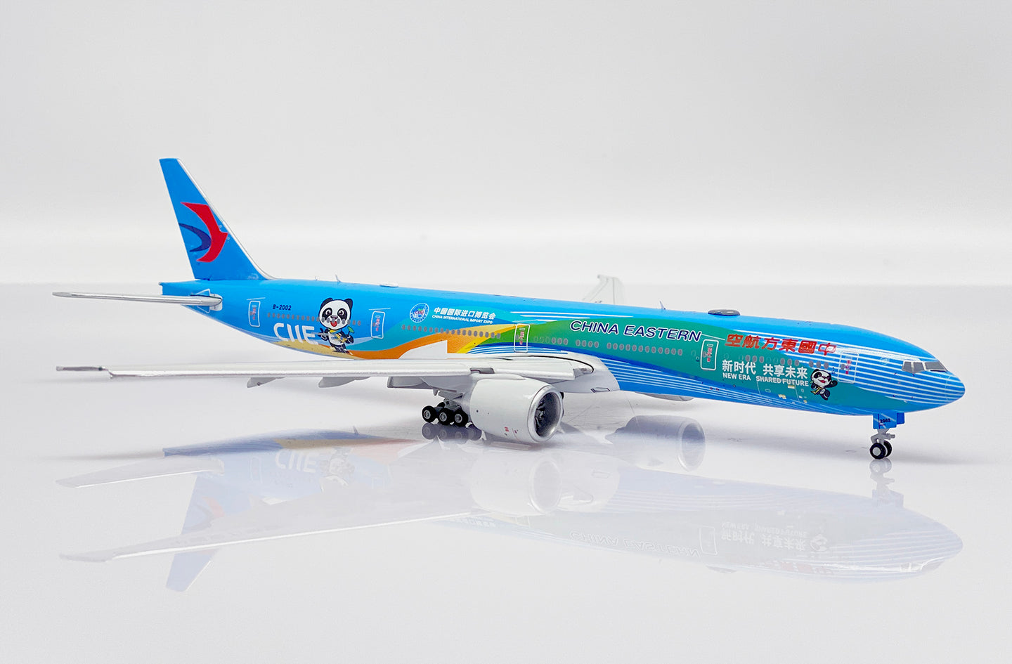 JC WINGS B777-300 CHINA EASTERN "CIIE LIVERY" (FLAPS DOWN) REG: B-2002