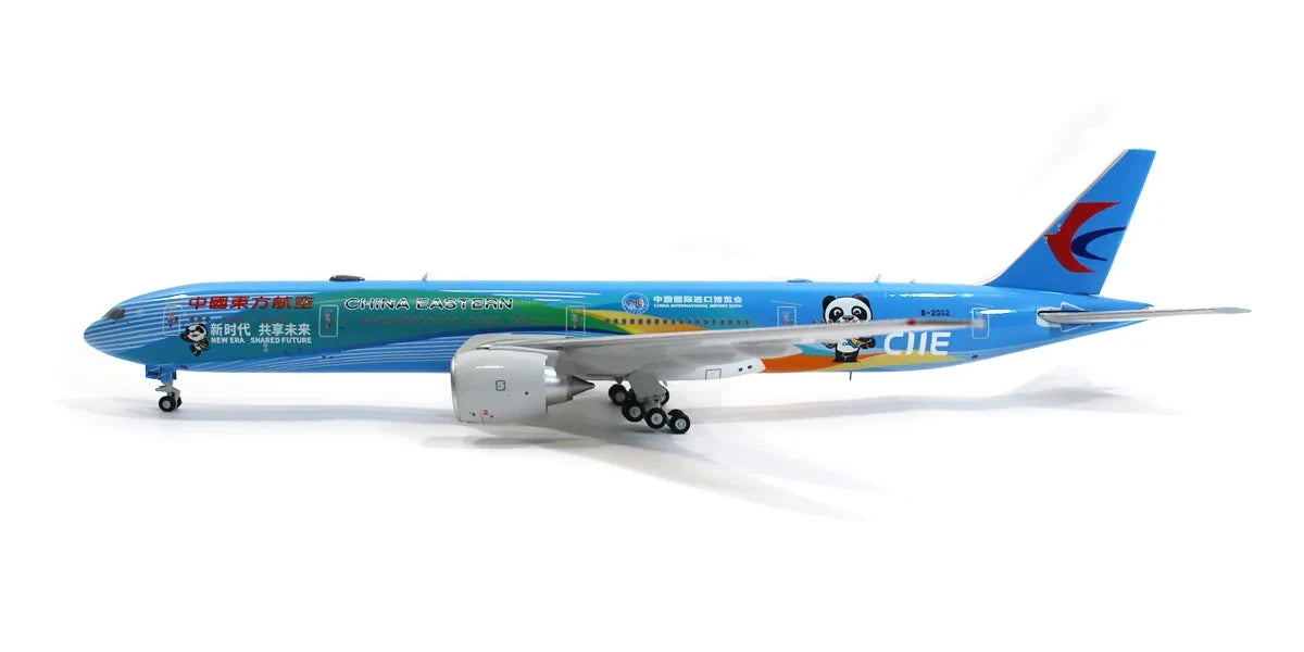 JC WINGS B777-300 CHINA EASTERN AIRLINES "CIIE LIVERY" REG: B-2002