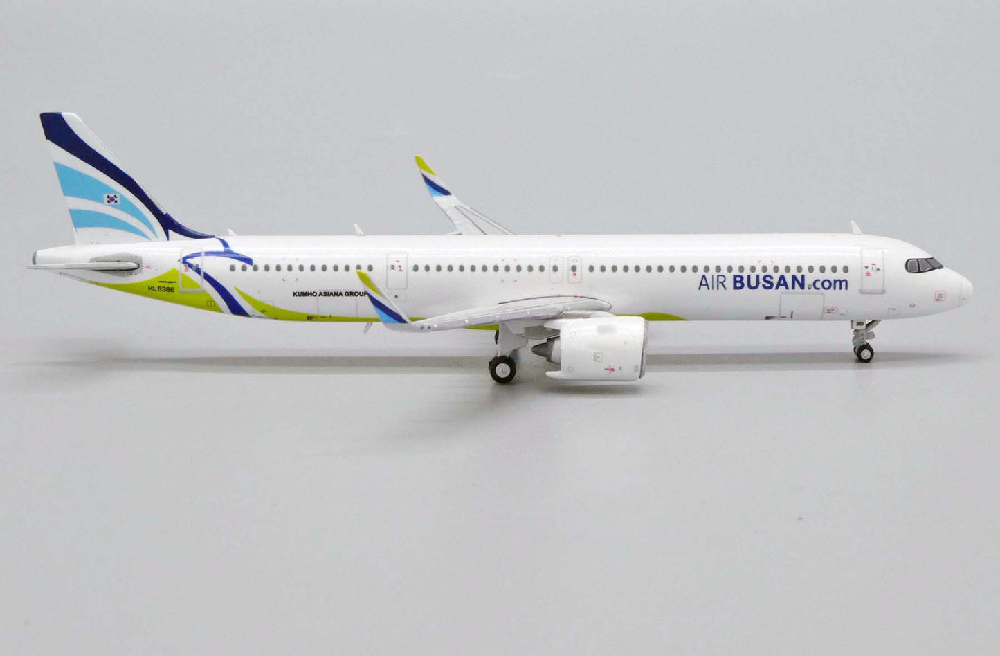 JCWINGS A321NEO AIR BUSAN REG: HL8366
