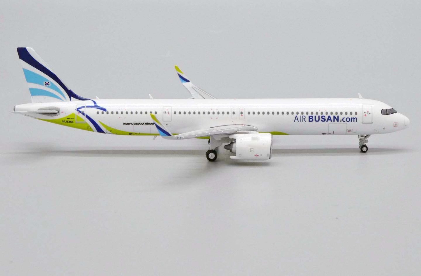 JCWINGS A321NEO AIR BUSAN REG: HL8366