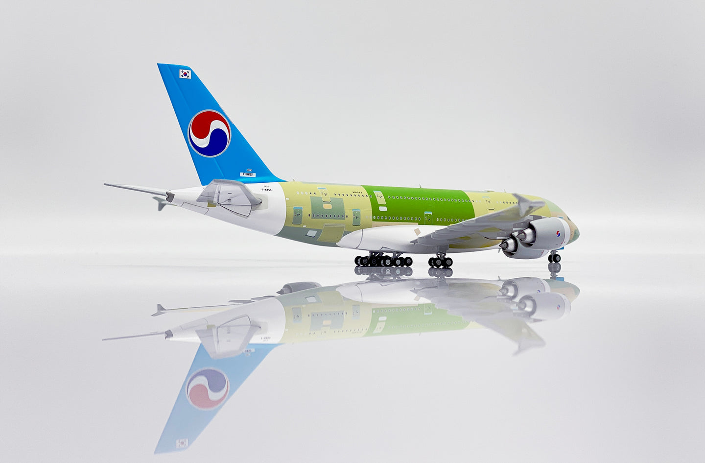 JC WINGS A380 KOREAN AIR "BARE METAL" REG: F-WWSS