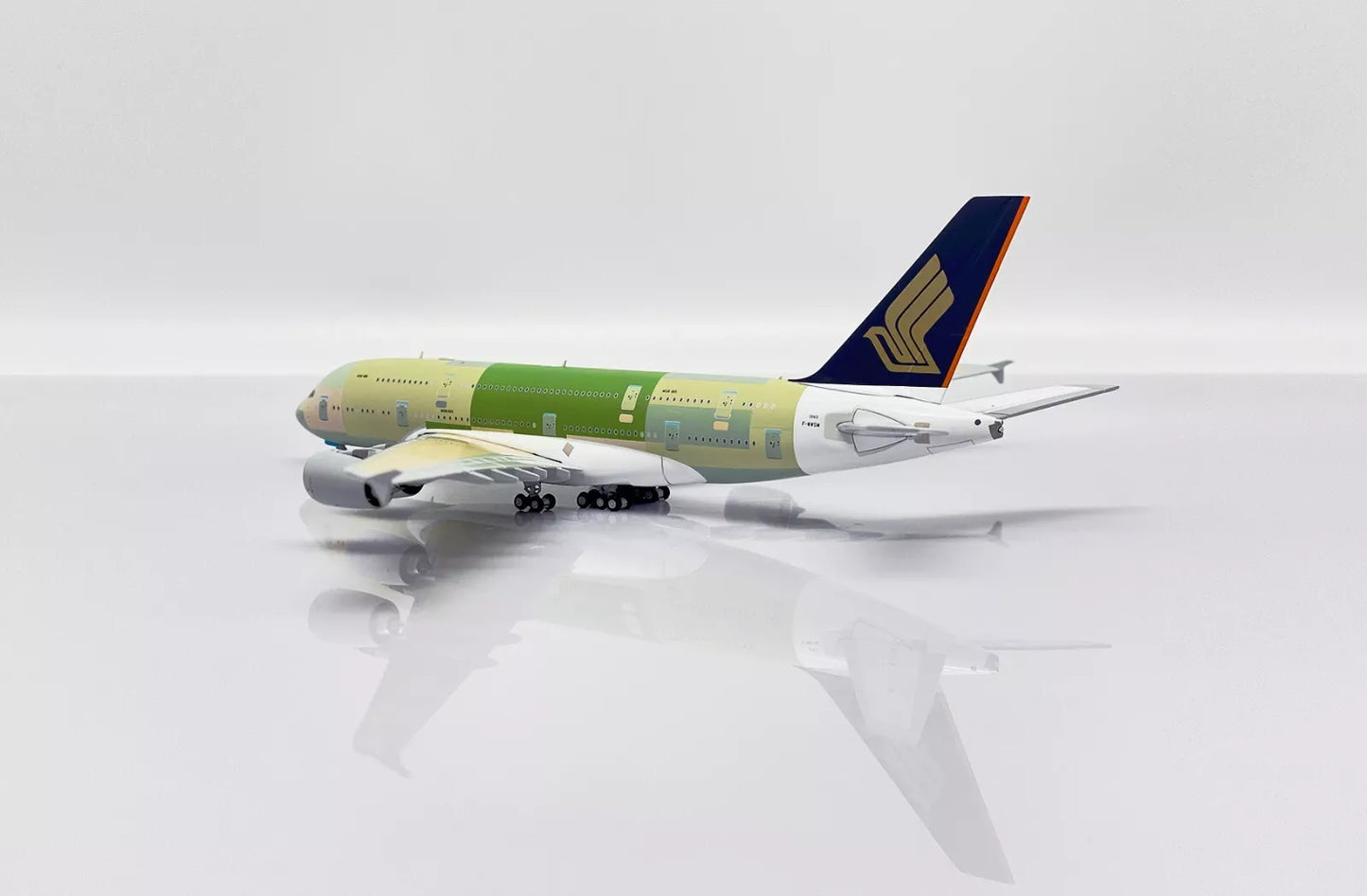 JC WINGS A380 SINGAPORE AIRLINES "BARE METAL" REG: F-WWSM