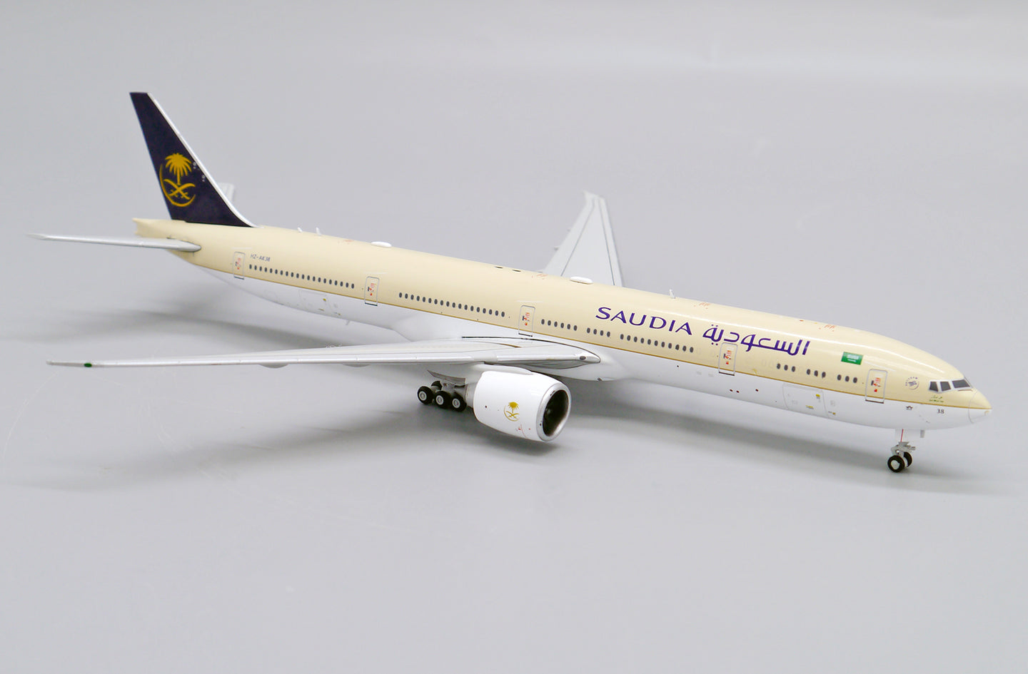 JC WINGS B777-300ER SAUDI ARABIAN AIRLINES REG: HZ-AK38
