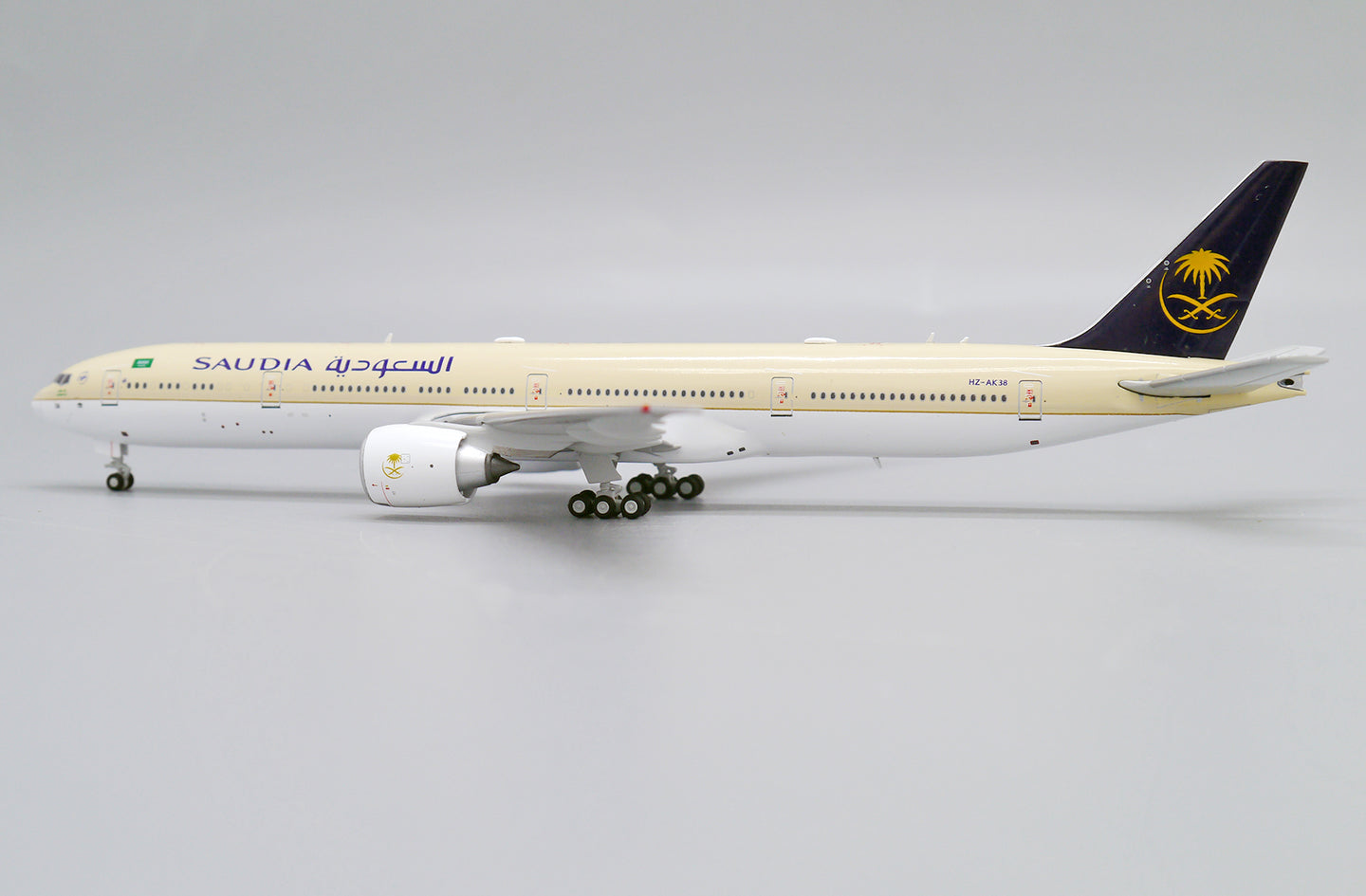 JC WINGS B777-300ER SAUDI ARABIAN AIRLINES REG: HZ-AK38