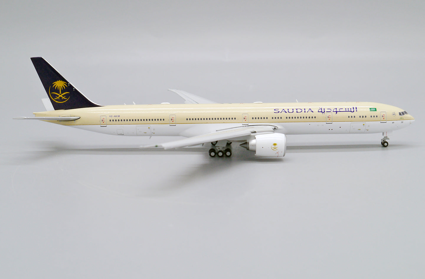 JC WINGS B777-300ER SAUDI ARABIAN AIRLINES (FLAPS DOWN) REG: HZ-AK38