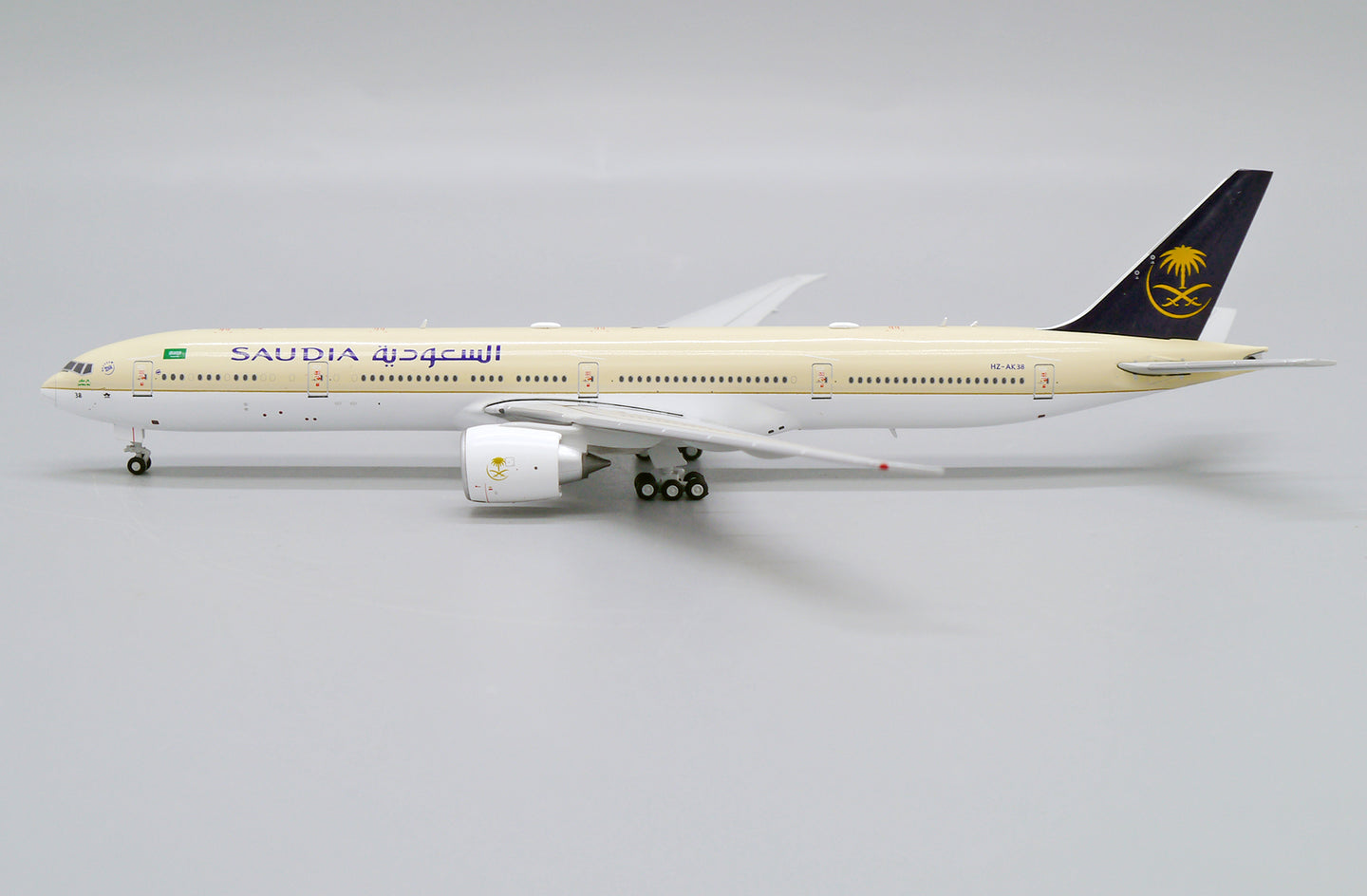 JC WINGS B777-300ER SAUDI ARABIAN AIRLINES REG: HZ-AK38