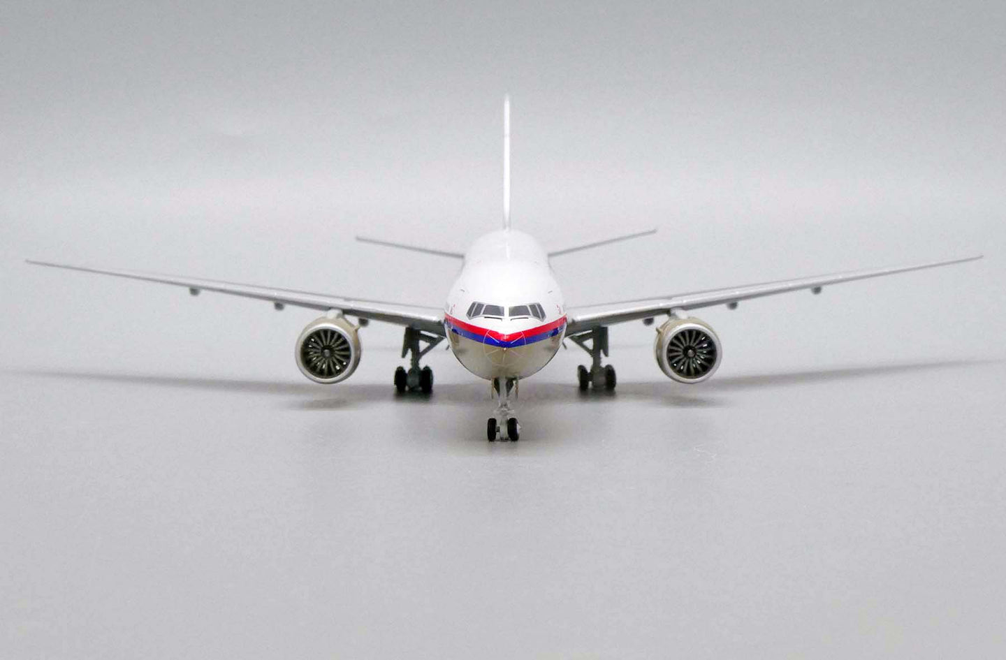 JCWINGS B777 MALAYSIA AIRLINES REG: 9M-MRB
