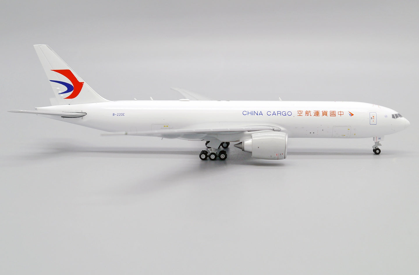 JC WINGS B777-200(LRF) CHINA CARGO AIRLINES REG: B-220E