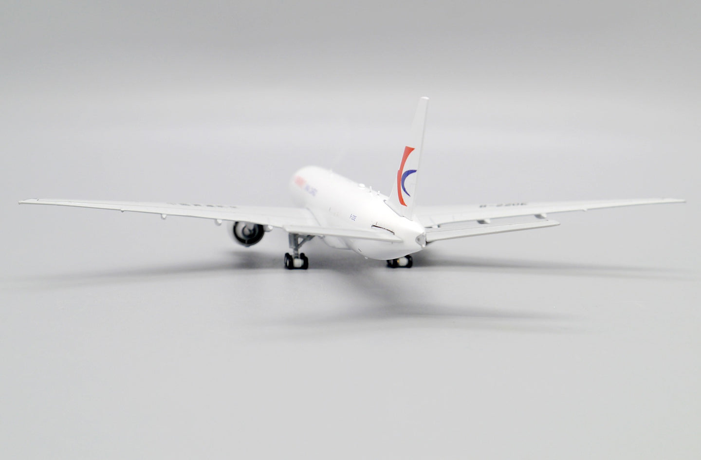 JC WINGS B777-200(LRF) CHINA CARGO AIRLINES REG: B-220E