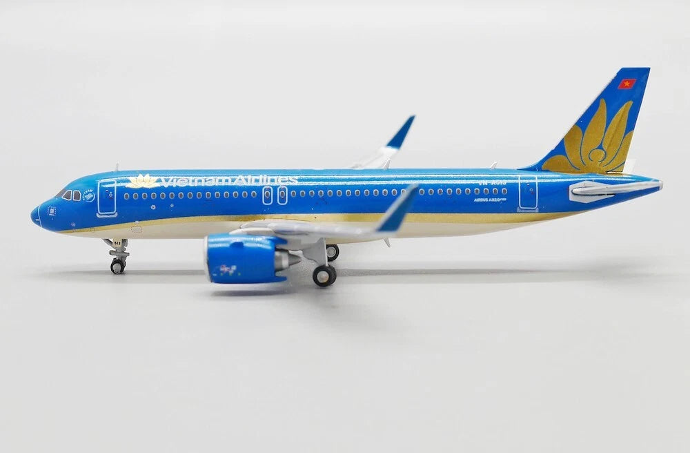 JCWINGS AIRBUS A320NEO VIETNAM AIRLINES REG: VN-A513