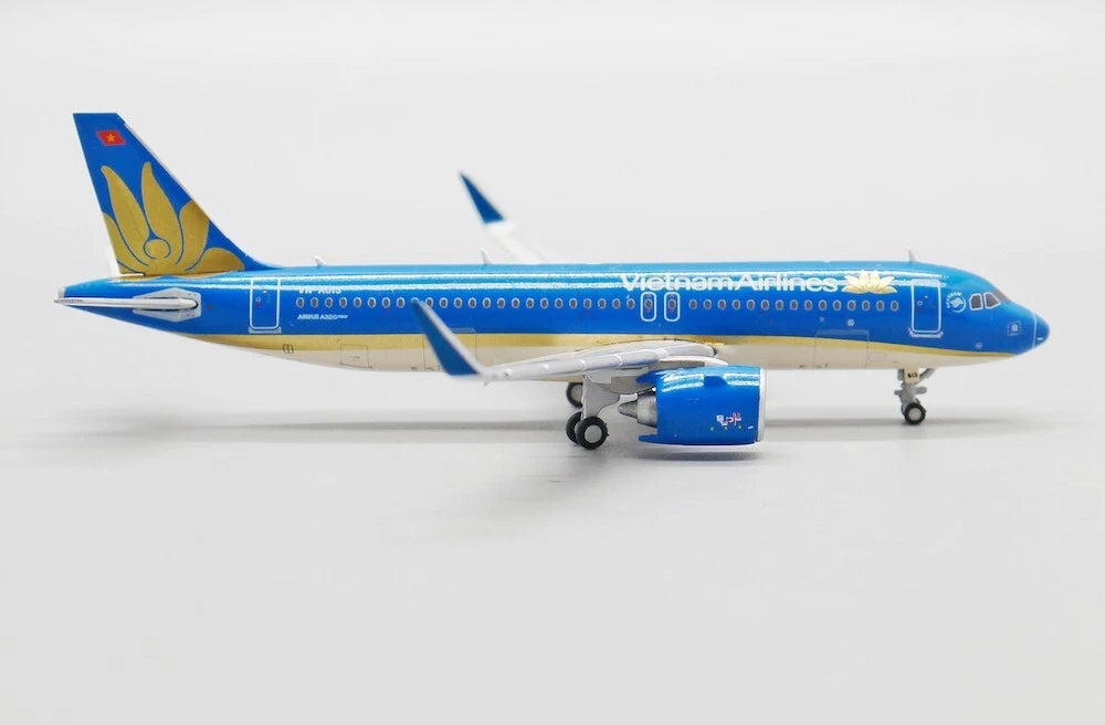 JCWINGS AIRBUS A320NEO VIETNAM AIRLINES REG: VN-A513