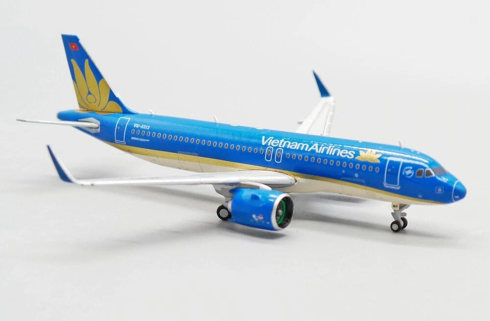 JCWINGS AIRBUS A320NEO VIETNAM AIRLINES REG: VN-A513