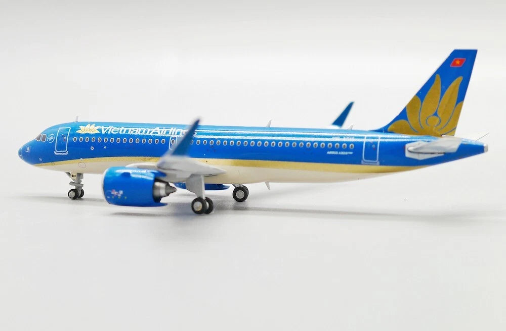 JCWINGS AIRBUS A320NEO VIETNAM AIRLINES REG: VN-A513