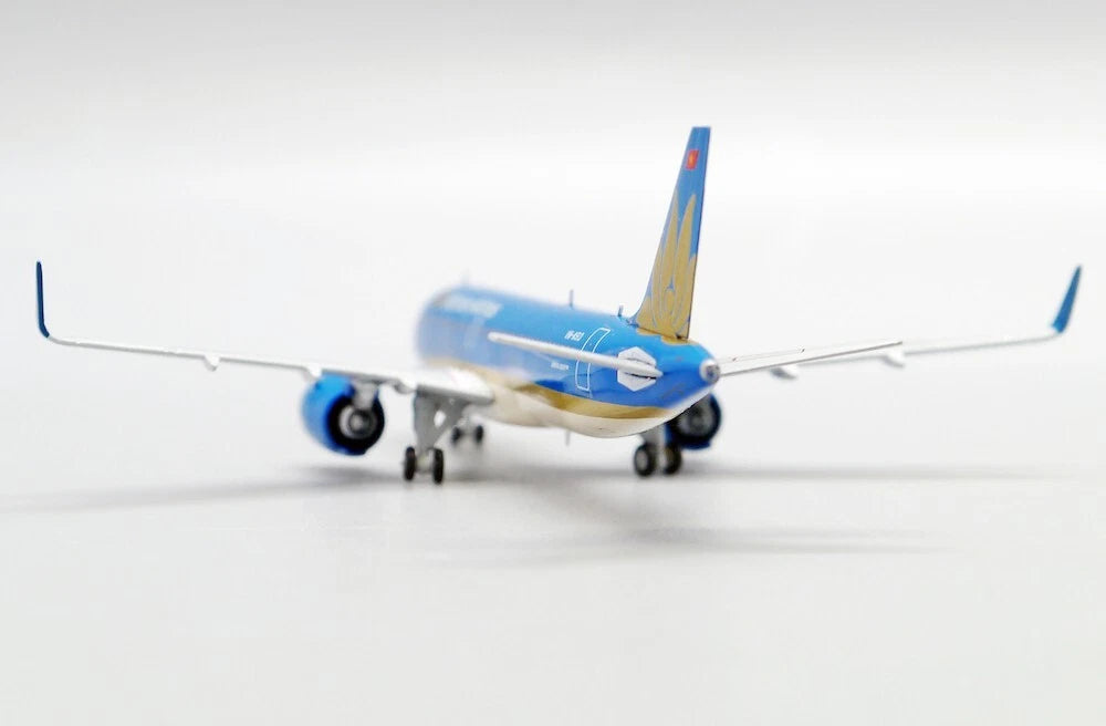 JCWINGS AIRBUS A320NEO VIETNAM AIRLINES REG: VN-A513