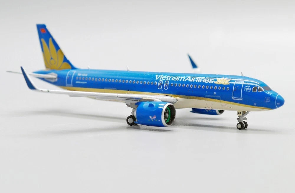 JCWINGS AIRBUS A320NEO VIETNAM AIRLINES REG: VN-A513