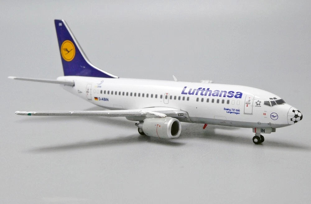 JC WINGS B737-500 LUFTHANSA "FOOTBALL NOSE" REG: D-ABIN