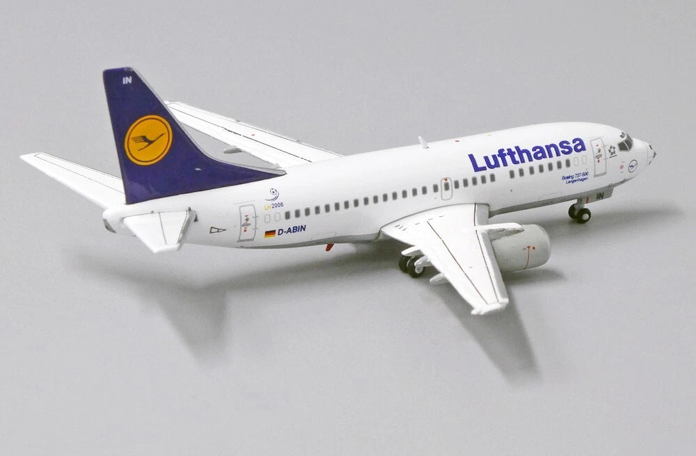 JC WINGS B737-500 LUFTHANSA "FOOTBALL NOSE" REG: D-ABIN