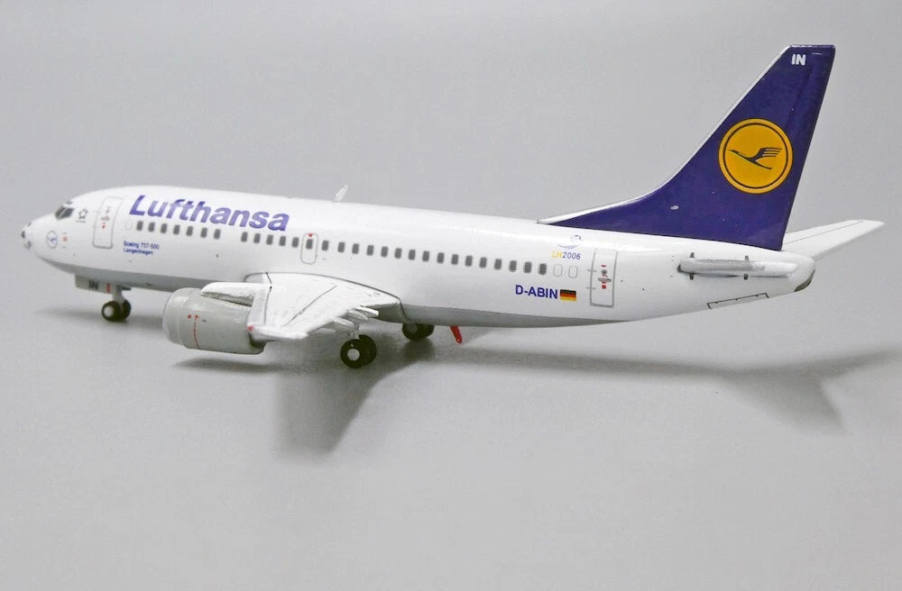 JC WINGS B737-500 LUFTHANSA "FOOTBALL NOSE" REG: D-ABIN