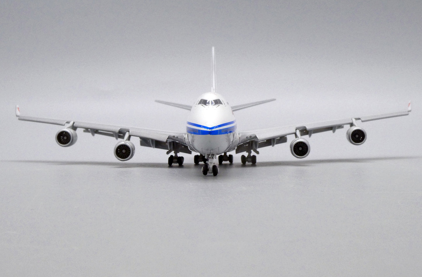 JCWINGS B747-400 AIR CHINA FLAP DOWN REG: B-2472