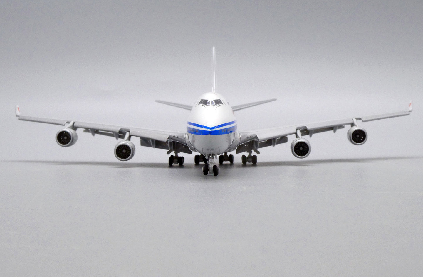 JCWINGS B747-400 AIR CHINA FLAP DOWN REG: B-2472