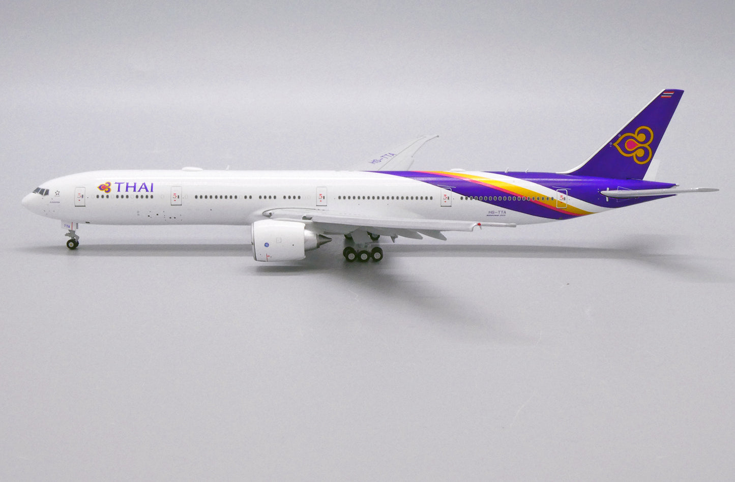 JCWINGS B777-300(ER) THAI FLAP DOWN REG: HS-TTA