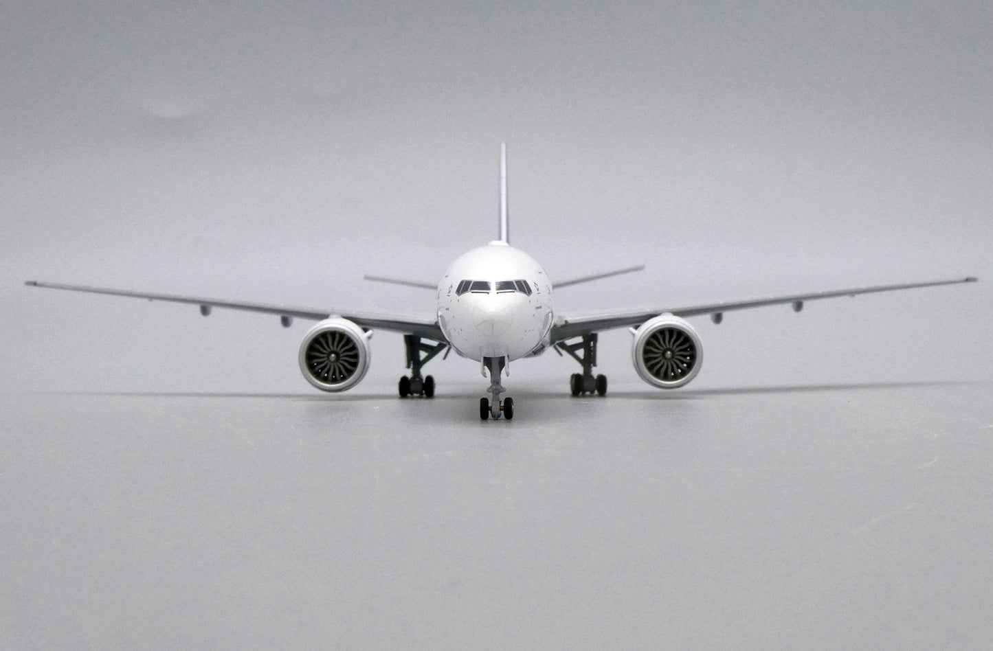 JC WINGS B777-300(ER) THAI REG: HS-TTA