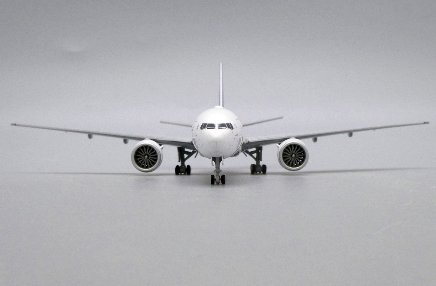 JC WINGS B777-300(ER) THAI REG: HS-TTA