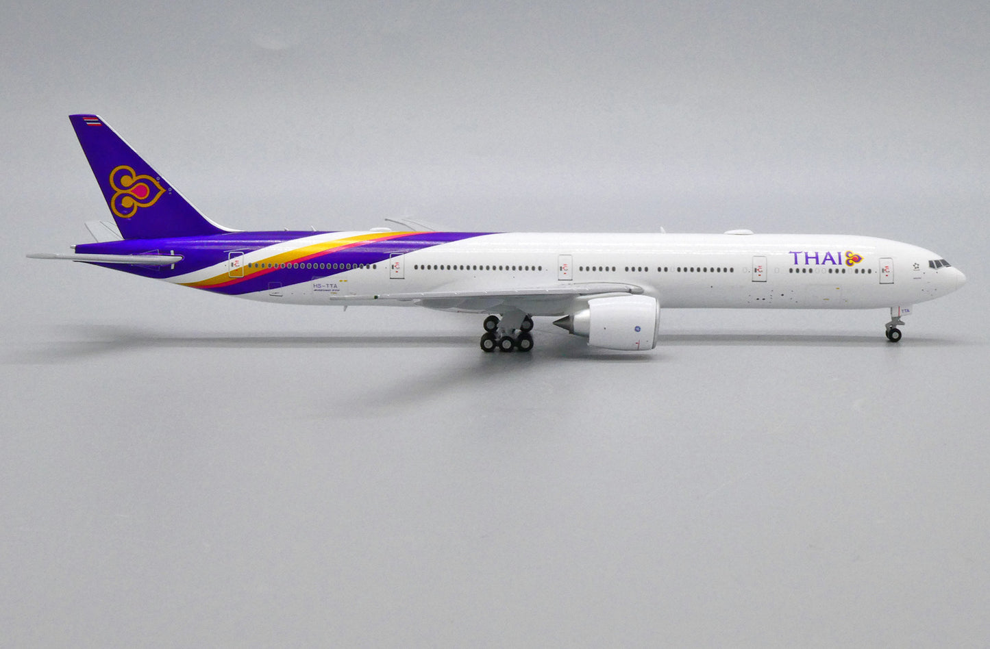 JC WINGS B777-300(ER) THAI REG: HS-TTA