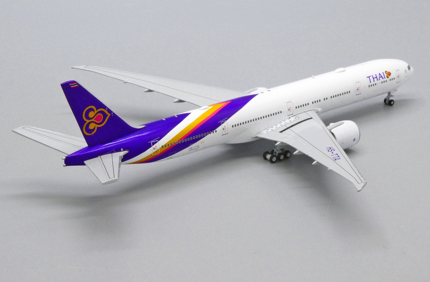 JC WINGS B777-300(ER) THAI REG: HS-TTA